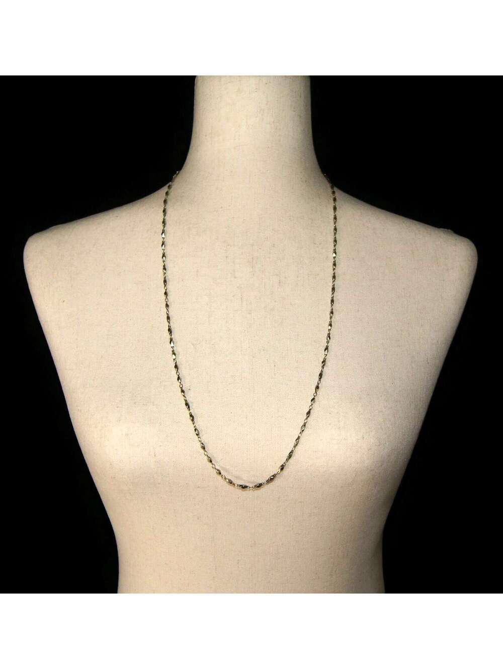 Vintage Gold Tone 30 Inch Link Necklace with Lobster Claw Clasp.